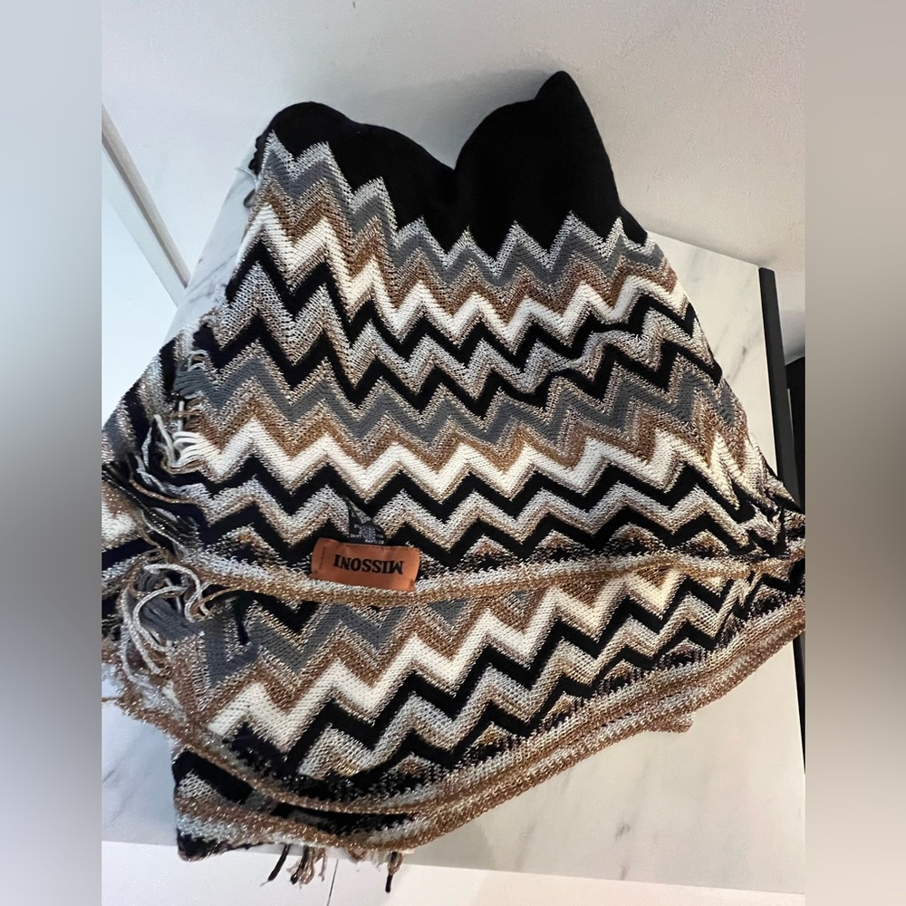 Gorgeous Missoni lamè Large scarf